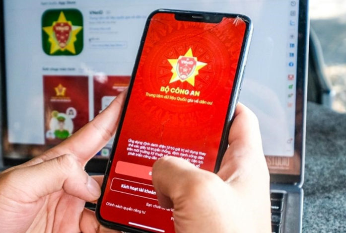 Từ hôm nay, không đăng ký thường trú, tạm trú trên VNeID sẽ phải đối diện hậu quả- Ảnh 1.