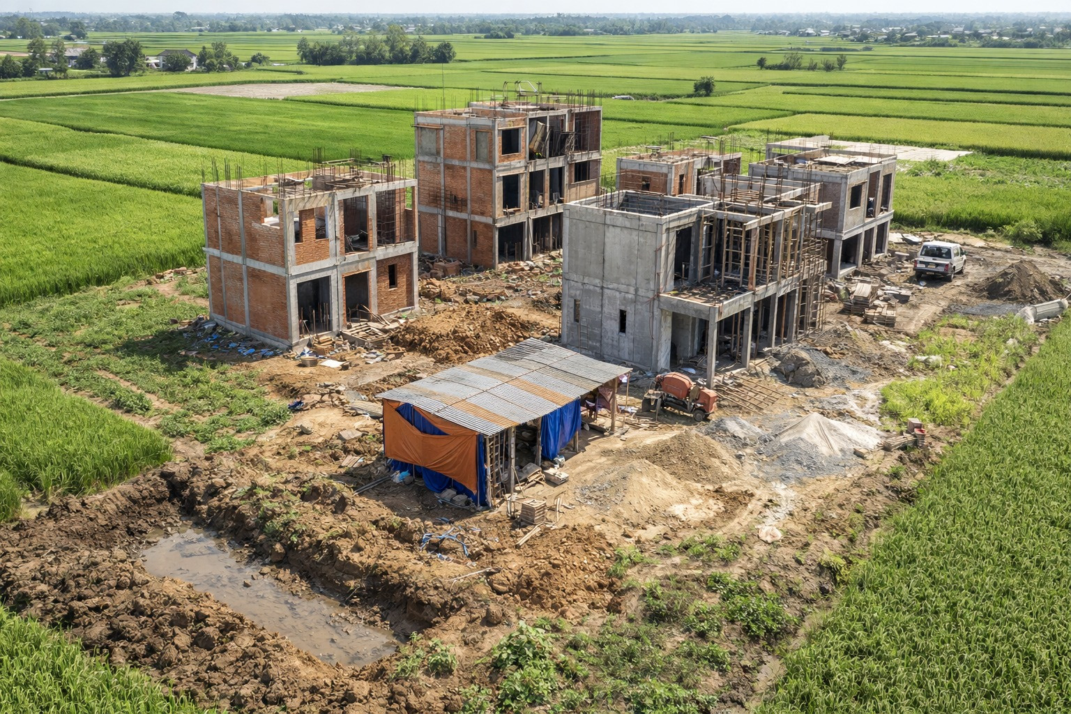 Từ bây giờ, tự ý xây nhà trái phép trên đất nông nghiệp sẽ chịu hậu quả lớn- Ảnh 2.