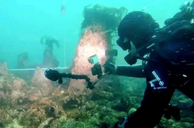 Phát hiện bức tường đá khổng lồ hơn 7.000 năm tại vùng biển phía Tây - ảnh 1