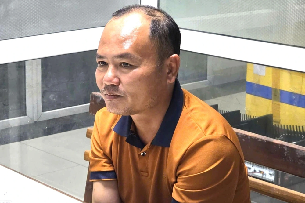 Bắt, di lý ‘Phó Giám đốc’ Nguyễn Hữu Hưng trốn truy nã trong chùa - ảnh 1