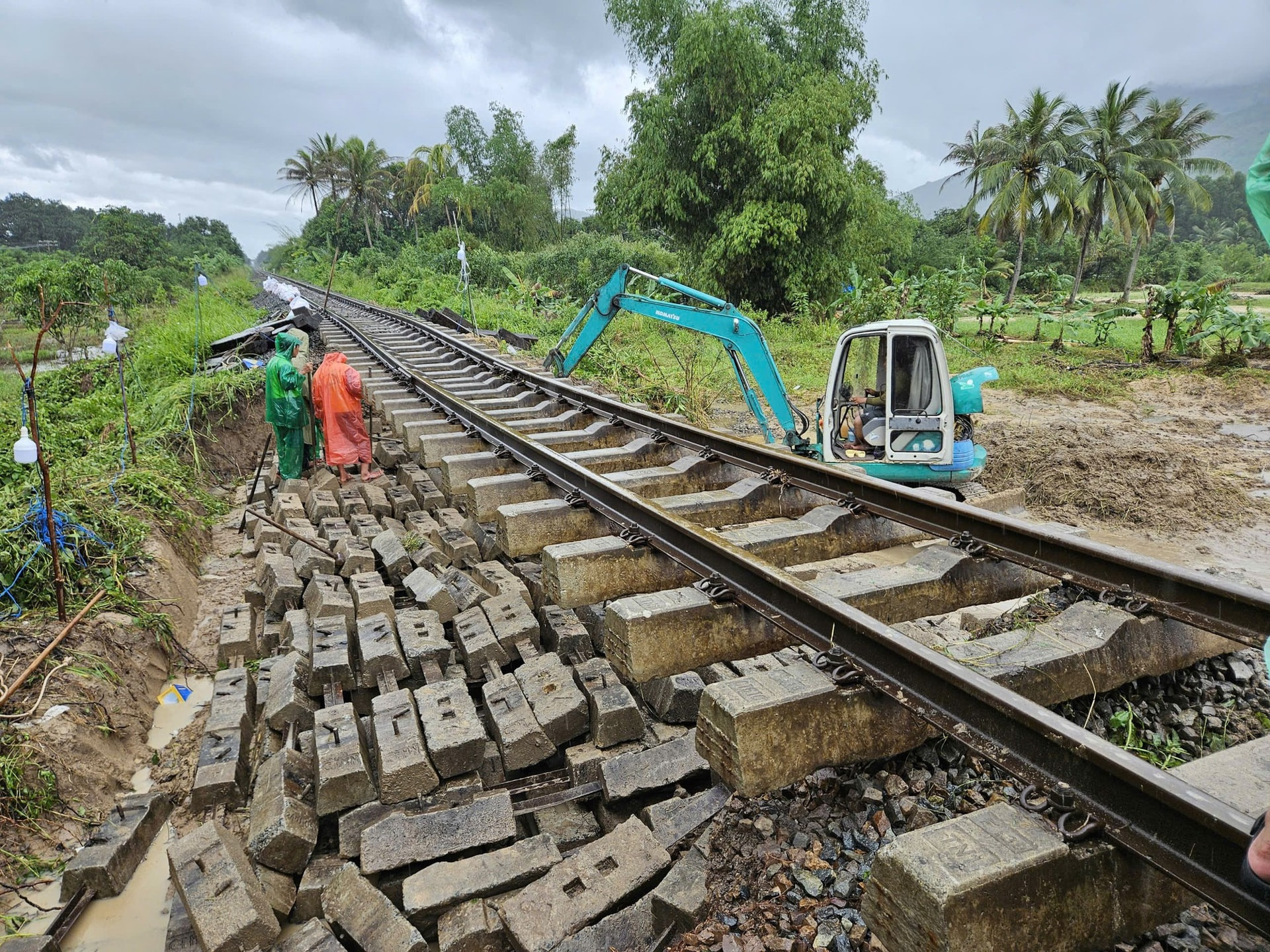 Tổng Công ty Đường sắt Việt Nam công bố tình trạng khẩn cấp, đã chịu thiệt hại hơn 700 tỷ đồng chỉ trong vài tháng