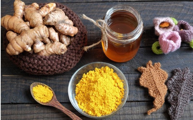 Uống nghệ hằng ngày, người phụ nữ phải nhập viện vì tổn thương gan nghiêm trọng - ảnh 2