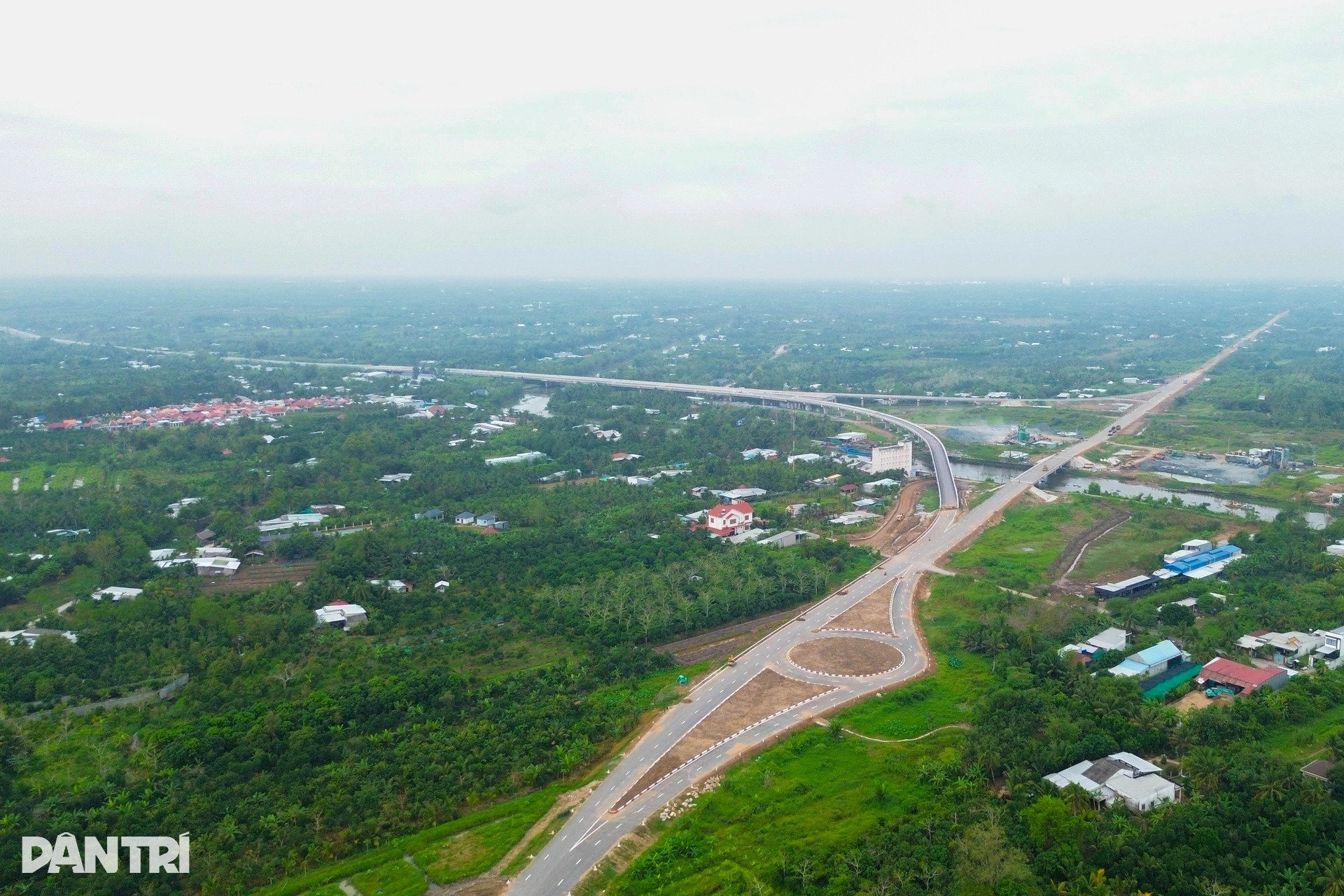 3 ngày tới, tuyến cao tốc cuối cùng trên trục xương sống Bắc - Nam phía Đông chính thức thông xe- Ảnh 2. 3 ngày tới, tuyến cao tốc cuối cùng trên trục xương sống Bắc - Nam phía Đông chính thức thông xe- Ảnh 2.