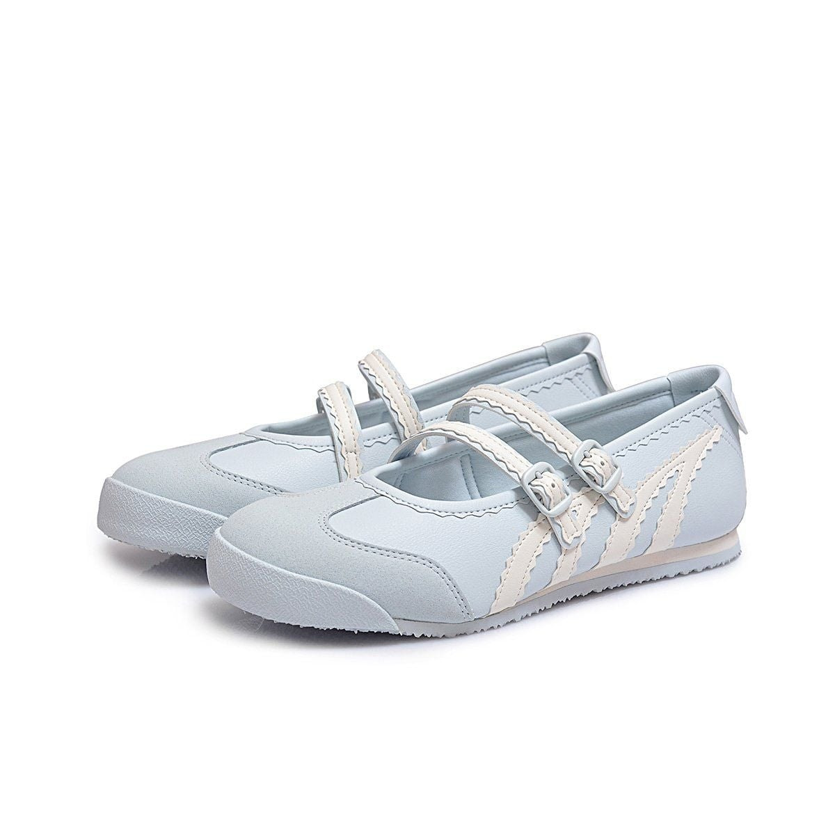 Hãng giày Việt vướng tranh cãi 'đụng hàng': Giá rẻ gấp 5 lần đối thủ, người mua vẫn chốt đơn đều tay