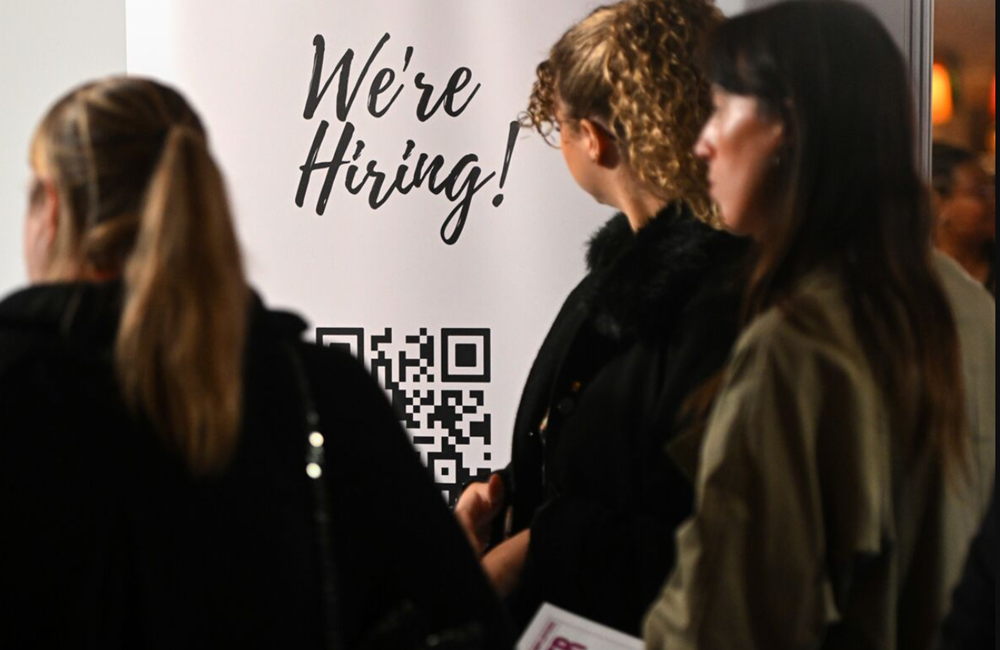 Gần 1 triệu người trẻ không việc làm, không học tập, không đào tạo: Siêu cường châu Âu đối mặt cú sốc lớn - ảnh 1