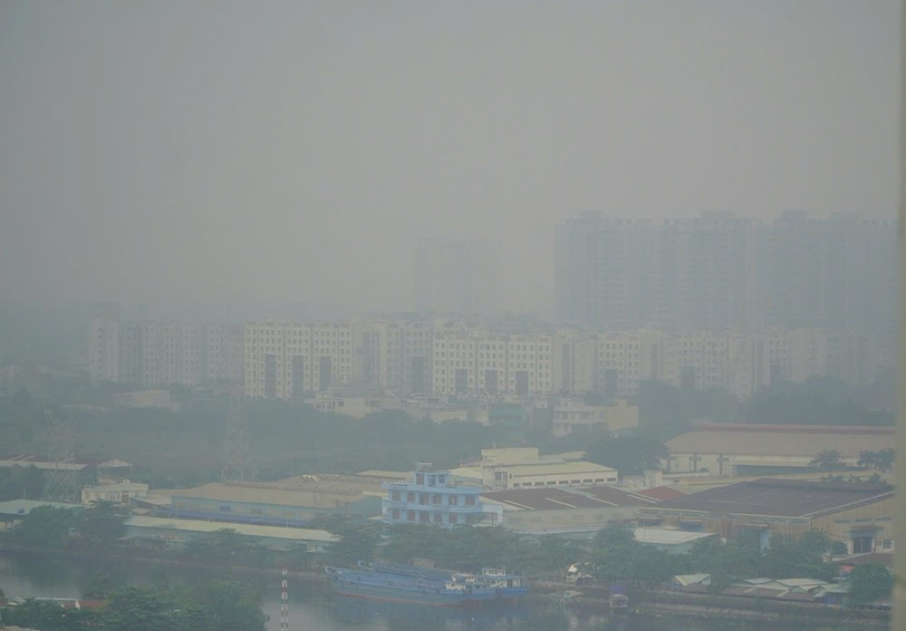 Sáng nay, chất lượng không khí tại TP. HCM báo động đỏ - ảnh 1