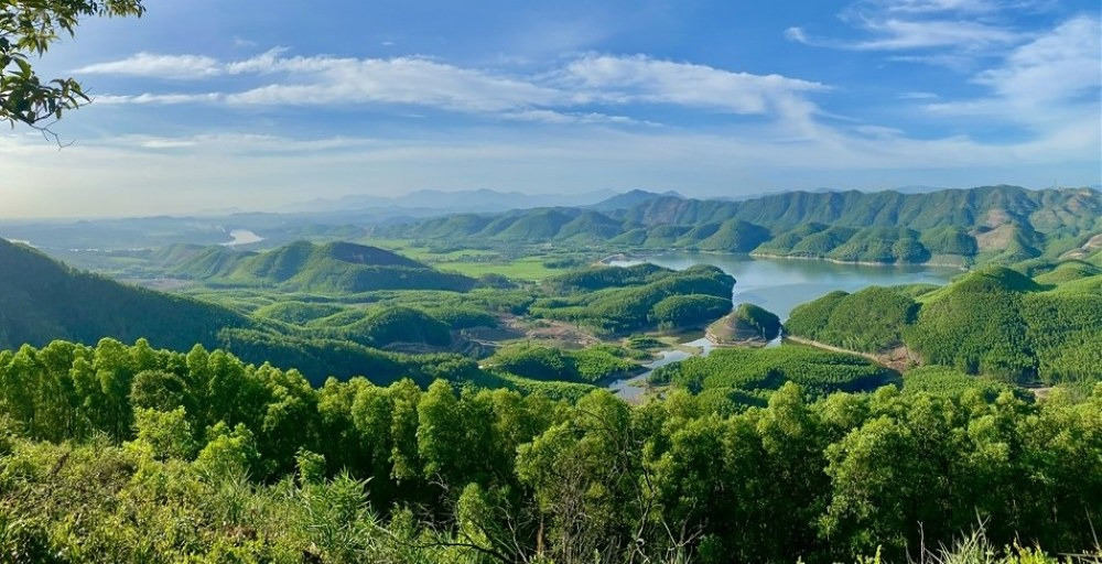 Thành phố trẻ nhất Việt Nam sẽ hình thành cụm du lịch sinh thái thể thao tại khu vực núi hoang sơ cao 850m với mực nước biển- Ảnh 1.