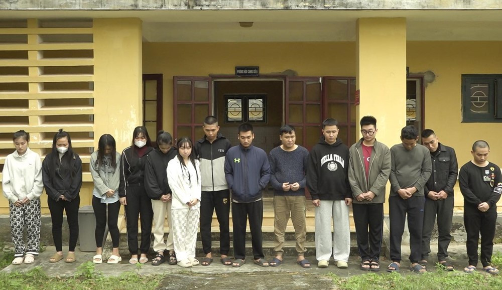  Bắt giữ 15 'luật sư', làm sáng tỏ đường dây 'hỗ trợ khách hàng bị lừa qua mạng', chiếm đoạt gần 1.000 tỷ đồng - ảnh 1