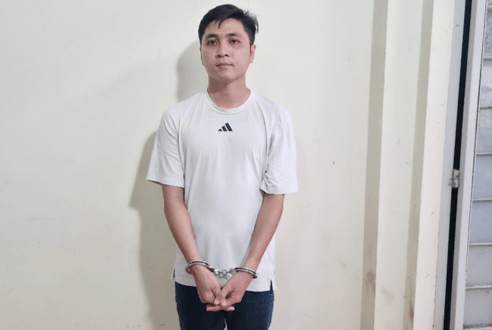 Khởi tố, bắt một nhân viên ngân hàng sinh năm 1996 - ảnh 1