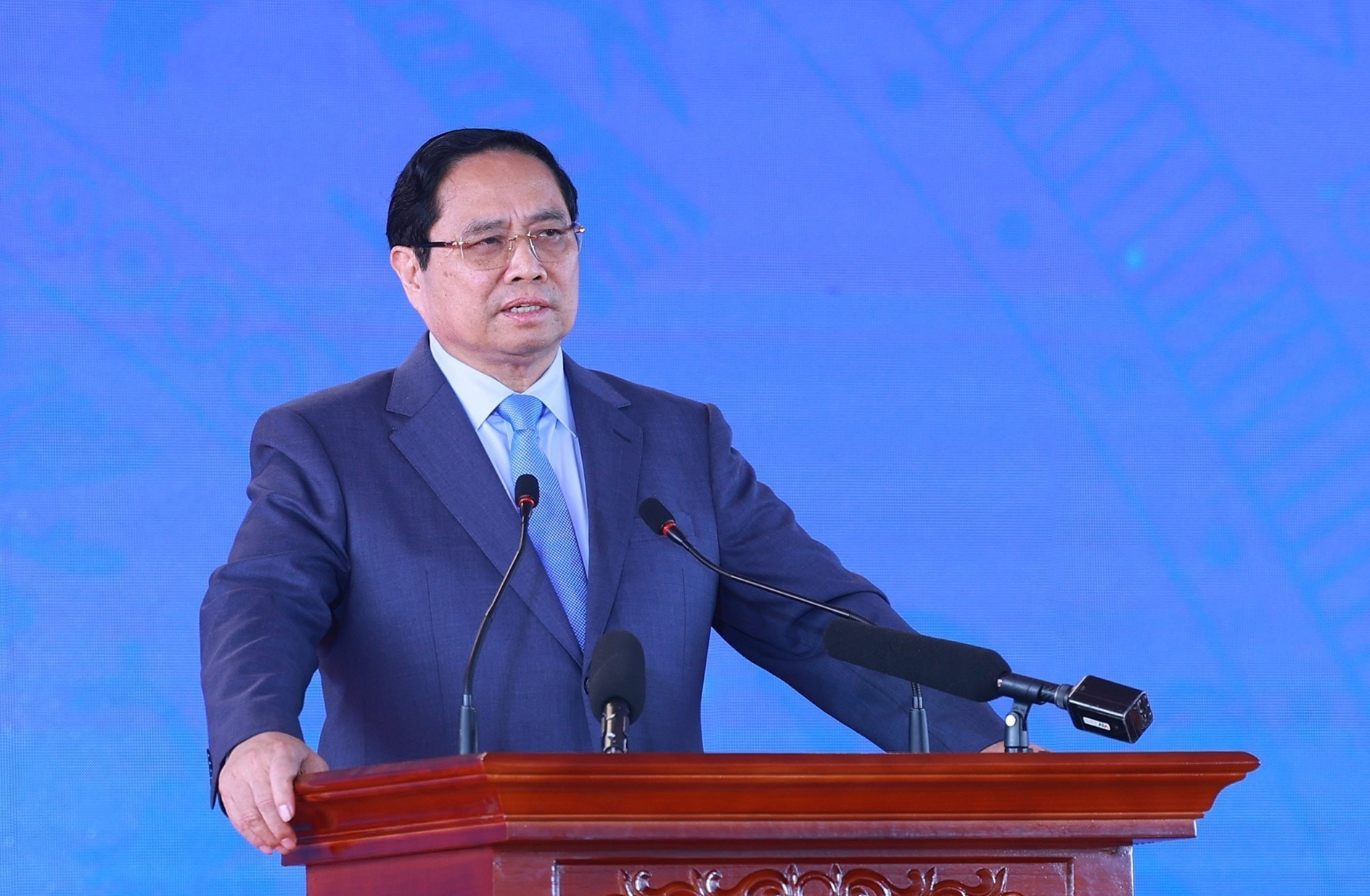 Thủ tướng: Những công trình thể hiện tư duy, tầm nhìn và khát vọng 'vươn xa ra biển lớn, tiến sâu vào lòng đất và bay cao lên vũ trụ' của  dân tộc Việt Nam