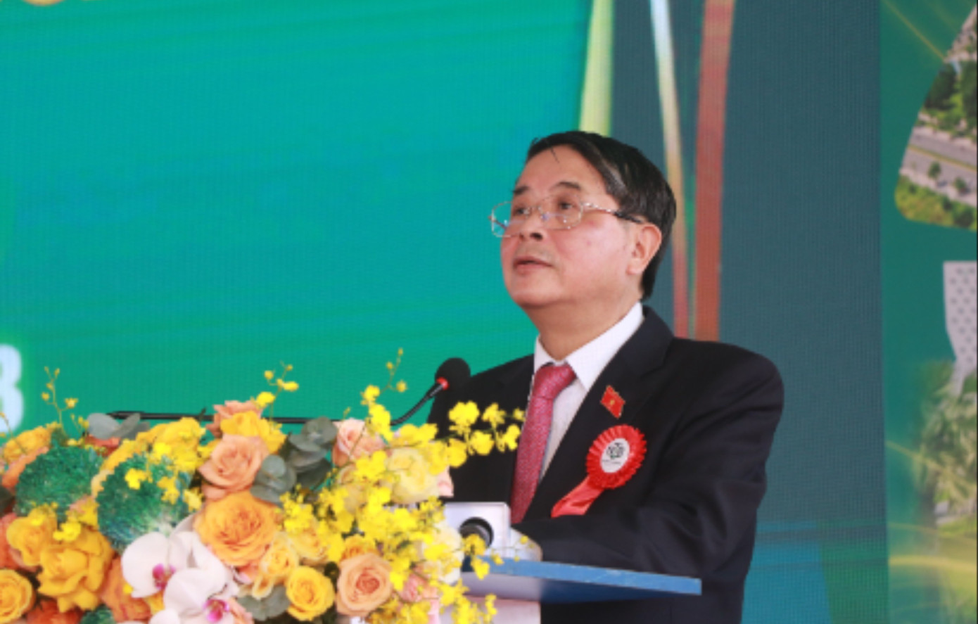 Phó Chủ tịch Quốc hội Nguyễn Đức Hải phát biểu tại buổi lễ khởi công. Ảnh: Hoài Văn