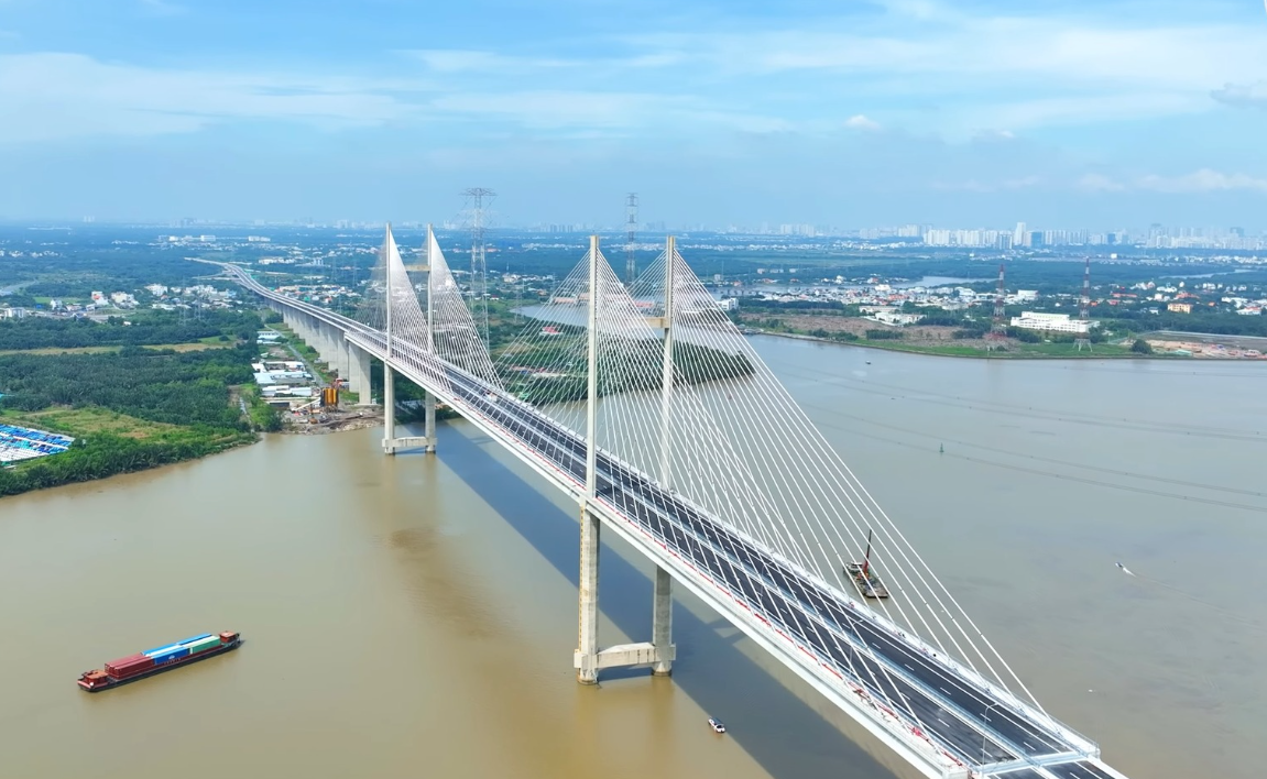 Chính thức khánh thành cây cầu dây văng có tĩnh không cao nhất Việt Nam- Ảnh 1.