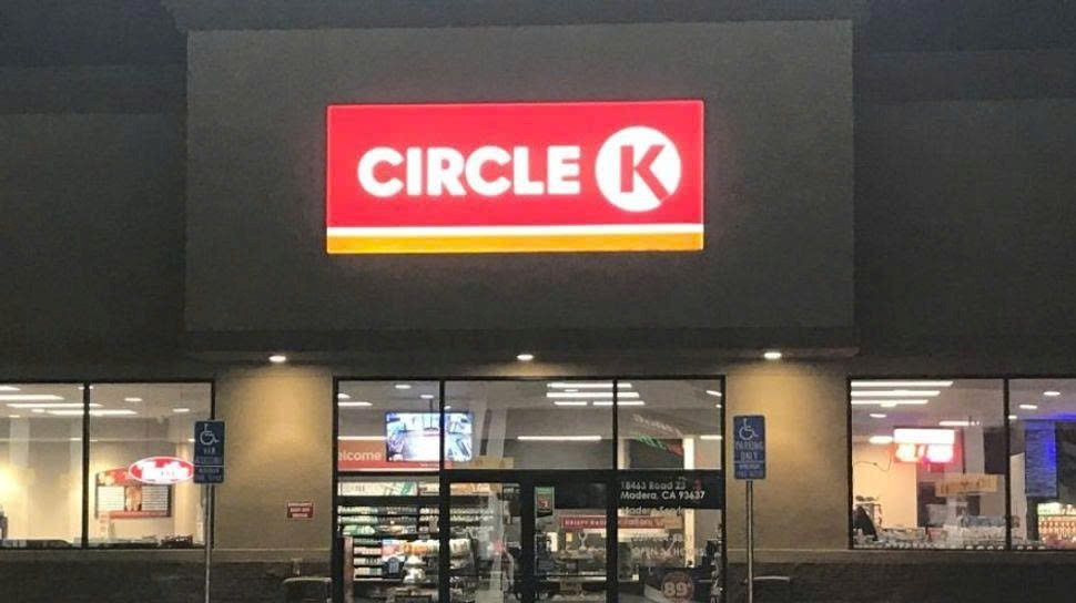 Lừa đảo ngay tại Circle K: Hàng nghìn người sập bẫy ATM tiền số, cảnh sát bất lực