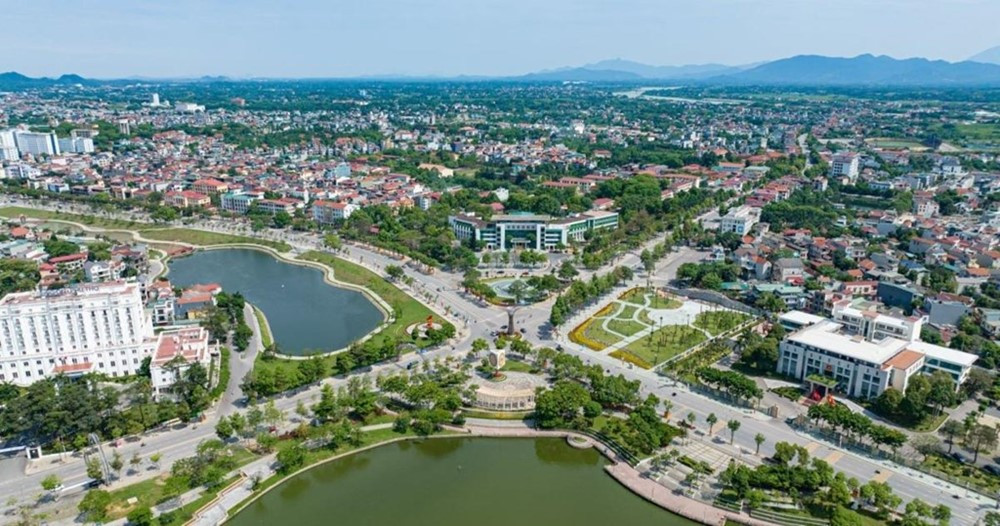 Tỉnh giáp nhiều địa phương nhất Việt Nam, diện tích hơn 9.300km2, có 2 di sản được UNESCO vinh danh 'đại diện của nhân loại'