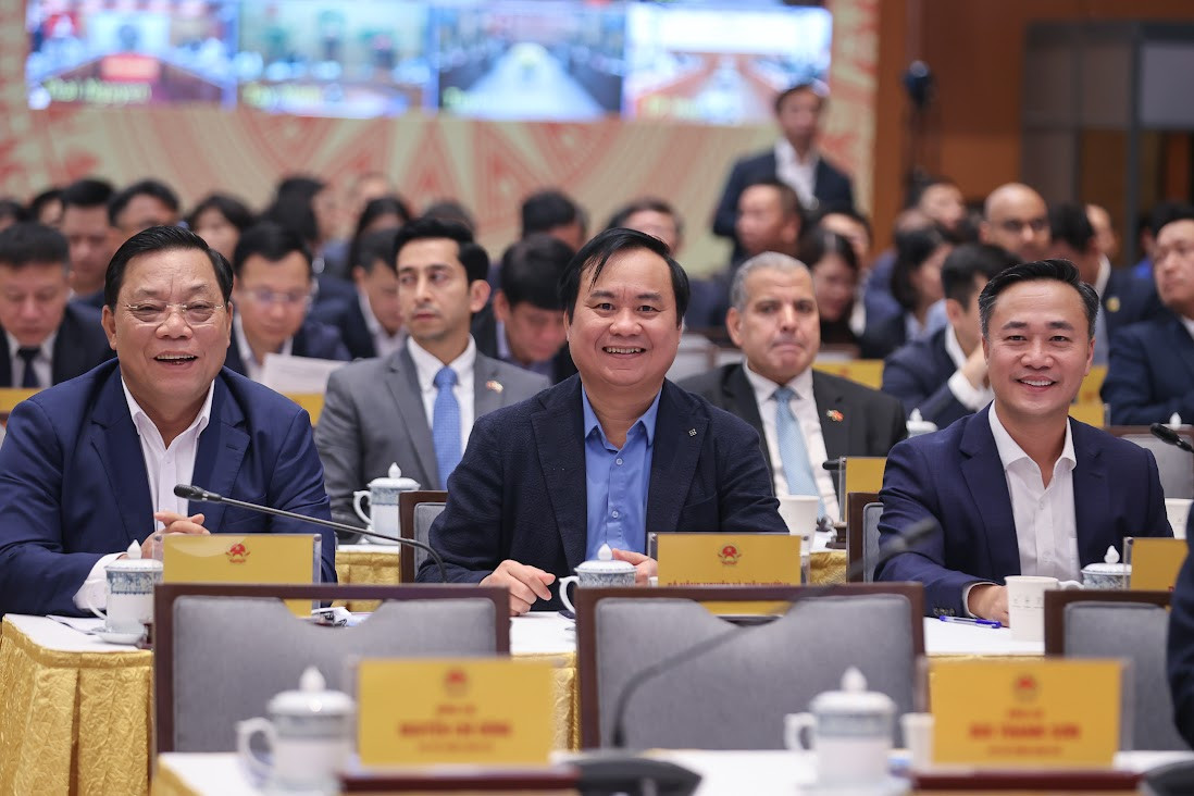 TỔNG THUẬT: Thủ tướng Phạm Minh Chính chủ trì Diễn đàn quốc gia phát triển Kinh tế số và xã hội số lần thứ 3- Ảnh 9. TỔNG THUẬT: Thủ tướng Phạm Minh Chính chủ trì Diễn đàn quốc gia phát triển Kinh tế số và xã hội số lần thứ 3- Ảnh 9.