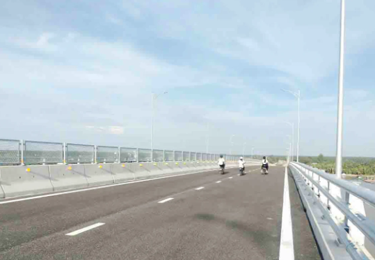 Thông xe cầu vượt sông 4.000 tỷ xóa bỏ toàn bộ các bến phà lâu đời, nối thông 2 tỉnh thành miền Tây- Ảnh 1. Thông xe cầu vượt sông 4.000 tỷ xóa bỏ toàn bộ các bến phà lâu đời, nối thông 2 tỉnh thành miền Tây- Ảnh 1.