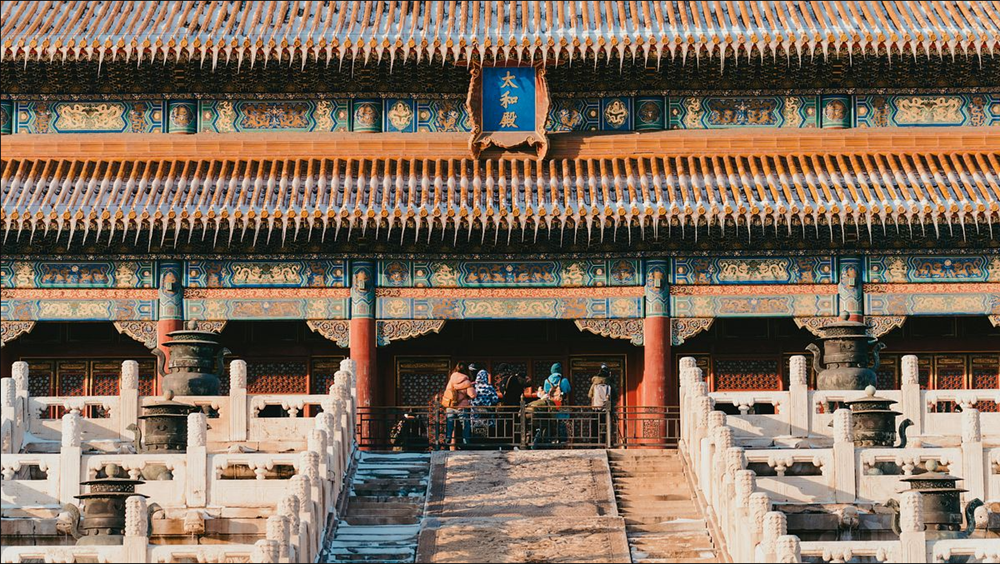 Huy động hơn 1 triệu nhân công, ròng rã 11 năm chuẩn bị vật liệu, tiêu tốn hơn 1.000 ngày để xây dựng công trình 700.000m2 đồ sộ bậc nhất lịch sử - ảnh 2