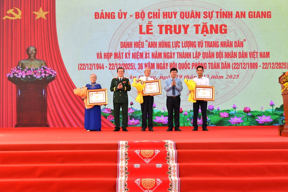 Truy tặng danh hiệu Anh hùng LLVTND cho liệt sĩ Trần Văn Tủy - ảnh 1
