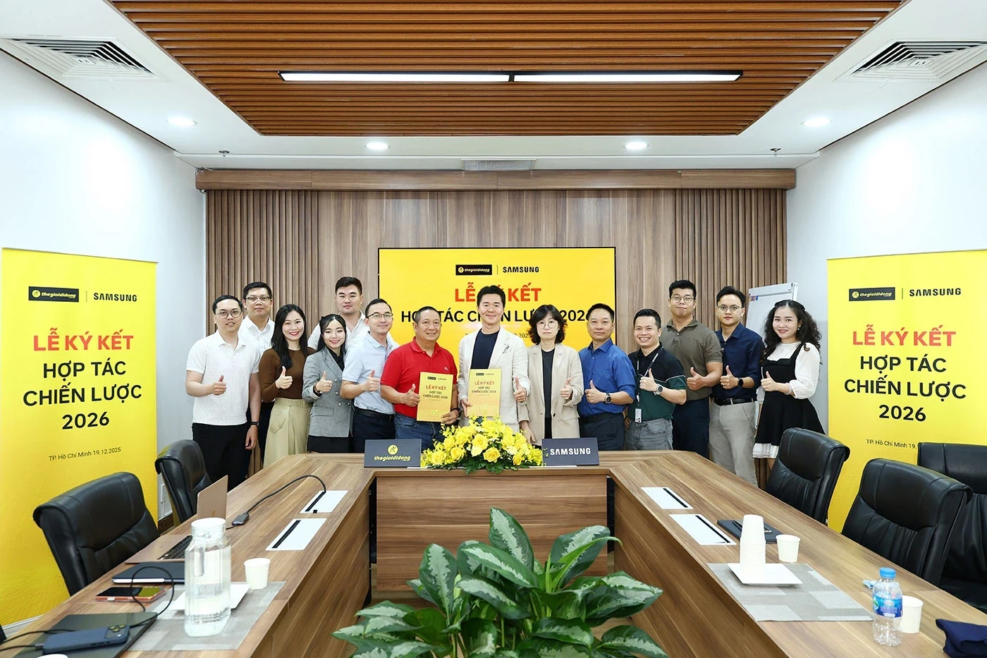 Lễ ký kết hợp tác chiến lược giữa Thế Giới Di Động và Samsung