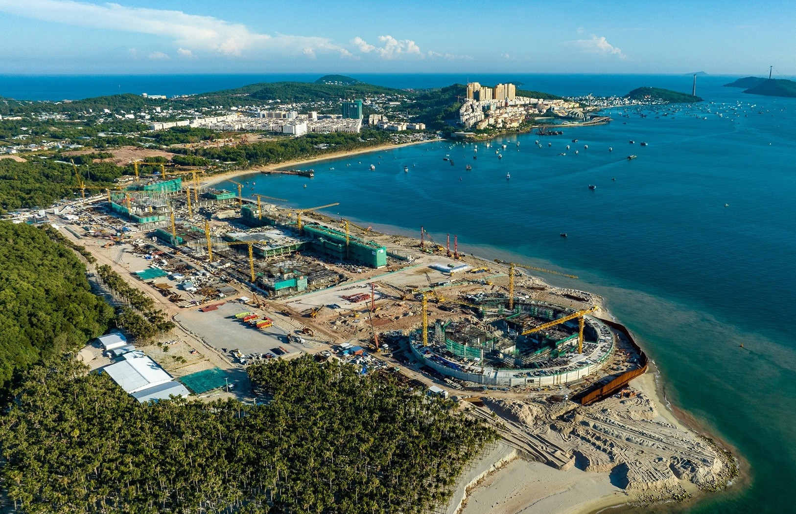 Đặc khu lớn bậc nhất Việt Nam dần thành hình loạt công trình biểu tượng 22.000 tỷ, phục vụ sự kiện quốc tế đặc biệt quan trọng- Ảnh 2.