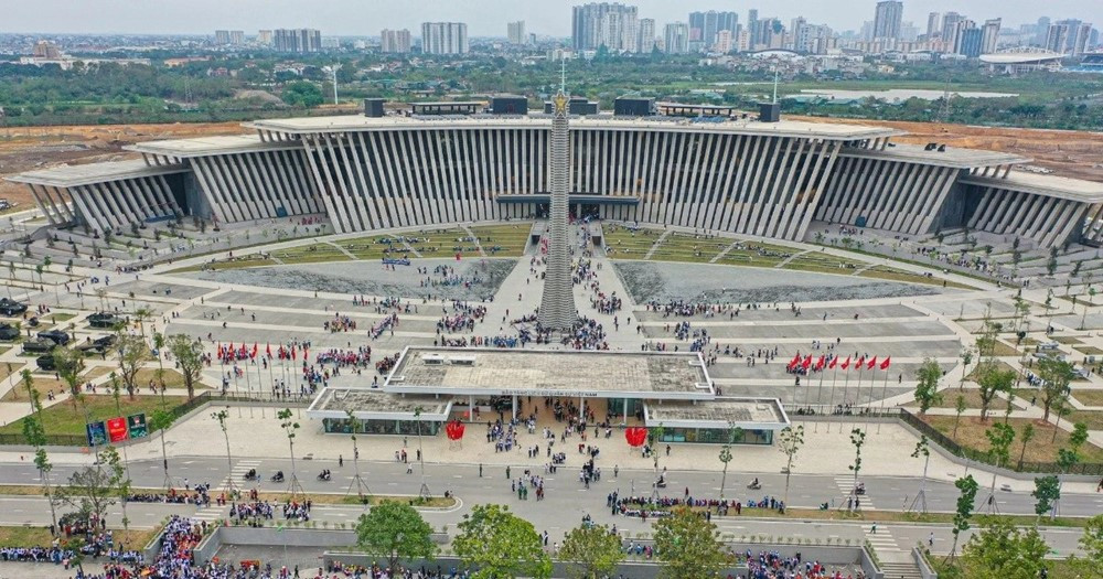 Việt Nam chính thức khánh thành tượng đài chuyên gia, chiến sĩ 5 nước tại bảo tàng lớn bậc nhất cả nước - ảnh 2