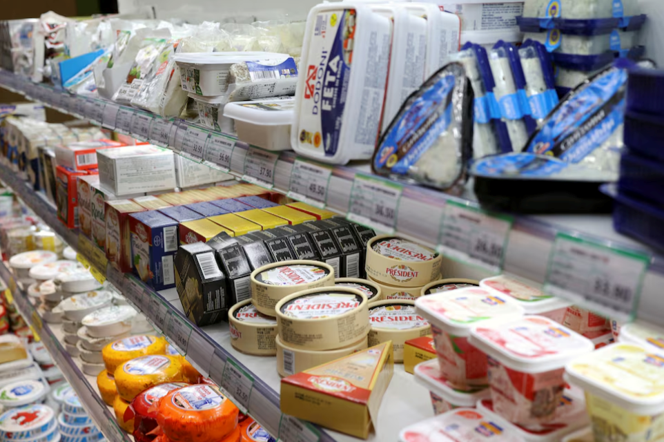 N&oacute;ng: Trung Quốc &aacute;p thuế 42,7% l&ecirc;n sữa của EU, thổi b&ugrave;ng chiến tranh thương mại - ảnh 1