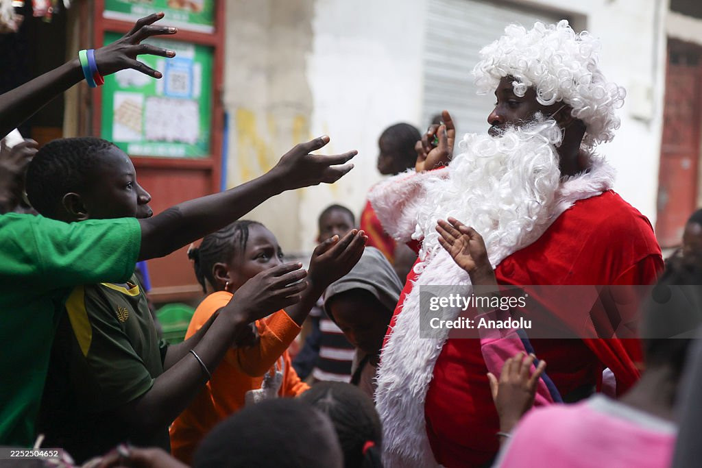 Thế giới rộn ràng chờ đón Giáng sinh 2025- Ảnh 12.