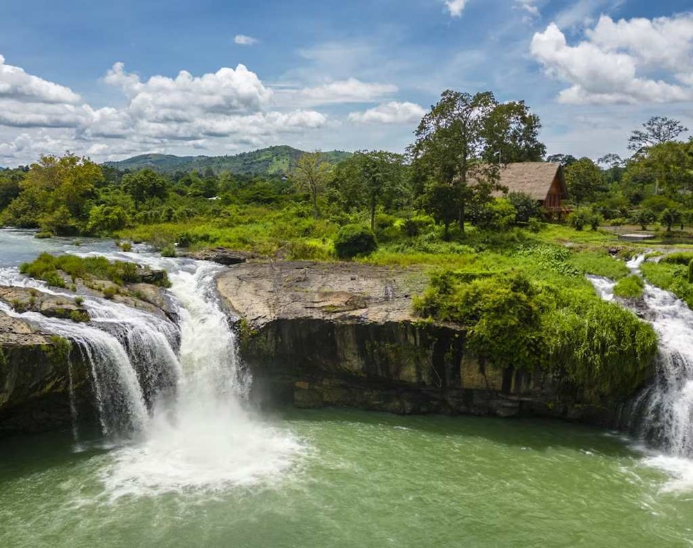 Truyền thông quốc tế gợi ý 3 trải nghiệm 'đáng để đi nhất Việt Nam': Nơi là 'Vương quốc mắm', nơi được ví như kỳ quan của miền Trung - ảnh 1