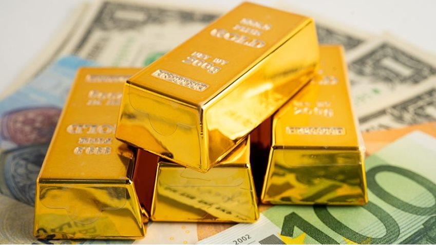 Đột kích nhà một nữ kế toán, tịch thu 2 chiếc xe Audi, 19kg vàng thỏi, 14 tỷ tiền mặt giấu trong két sắt - ảnh 1