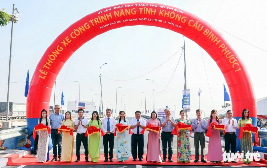 Hôm nay, chính thức thông xe cầu vượt sông 9.000 tấn tại thành phố giàu nhất Việt Nam- Ảnh 1.