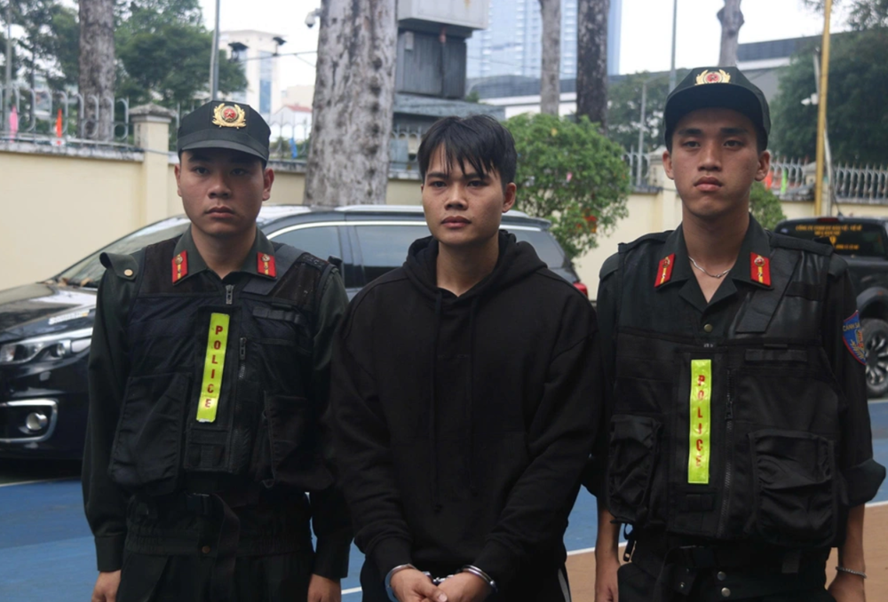 Khám xét khẩn cấp 3 công ty, tịch thu 478 hợp đồng, 6 ô tô cùng nhiều điện thoại, máy tính: Bắt giữ Được 'Đất Bắc' - ảnh 1