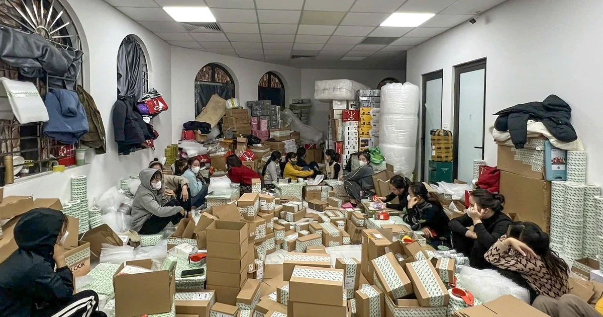 Gỡ bỏ hơn 50.000 sản phẩm vi phạm trên sàn thương mại điện tử