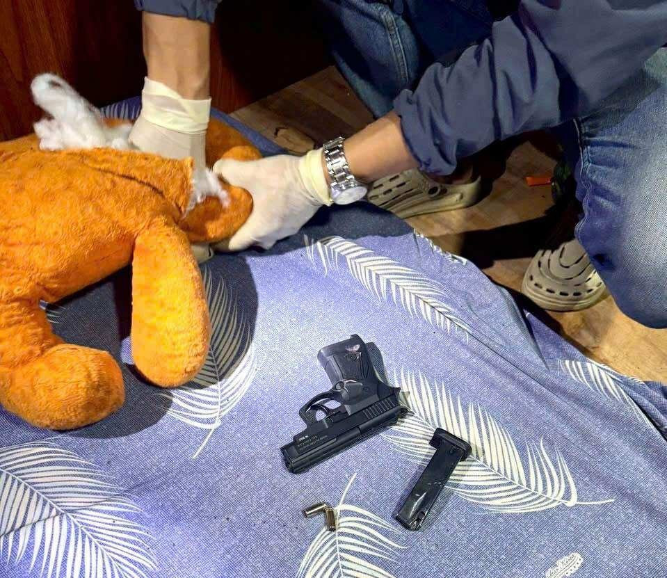 Huy động chó nghiệp vụ, sử dụng máy xúc đào xới khu đất vườn rộng 2.000m², tiến hành khám xét khẩn cấp nơi ở của Vũ Đình Trọng - ảnh 2