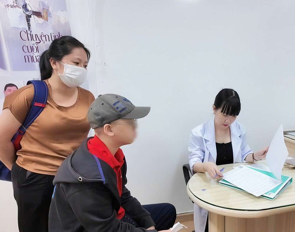 Bé trai 12 tuổi khỏi ung thư một cách kì diệu sau 9 tháng điều trị - ảnh 1