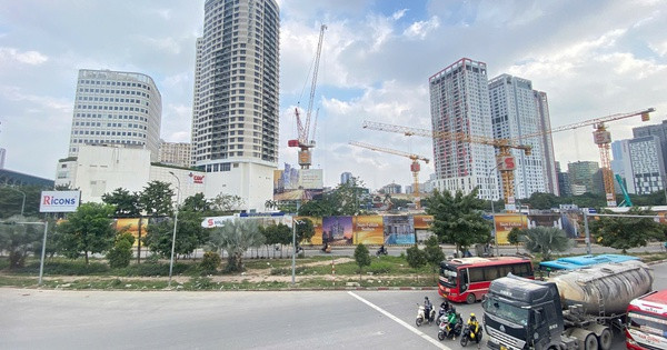 Tiến độ mới nhất tòa tháp 45 tầng trên đất vàng 3 mặt tiền Cầu Giấy, giá bán lên tới 150 triệu đồng/m2