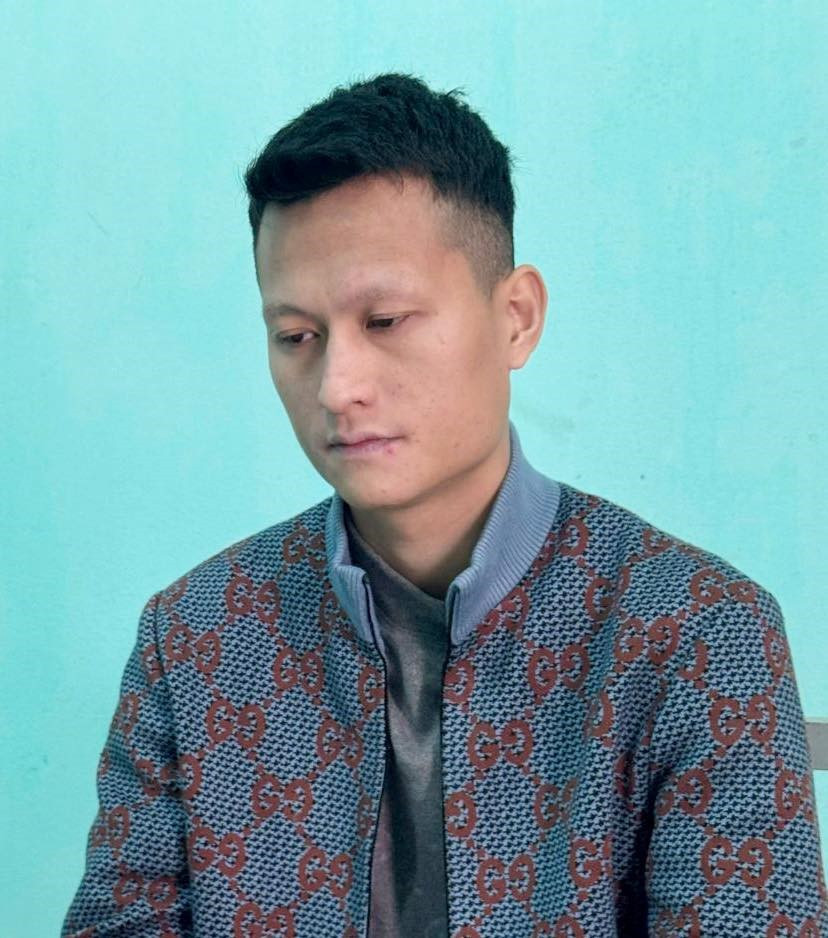 Khám xét 26 địa điểm, bắt khẩn cấp ông chủ cửa hàng quần áo Mai Văn Tới sinh năm 2001 - ảnh 2