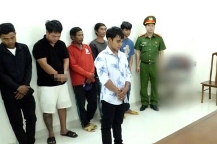 Khởi tố 7 đối tượng đào bới xác heo đã bị tiêu hủy do dịch bệnh, sơ chế đem đi tiêu thụ