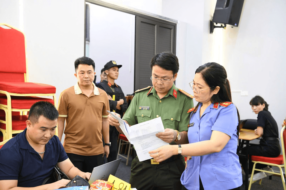 Lật tẩy hệ thống đa cấp gần 2.000 người tham gia, huy động vốn hàng tỷ đồng: Khởi tố 3 đối tượng - ảnh 2
