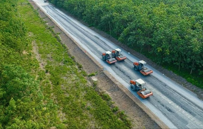 Vỡ tiến độ tuyến đường 2.300 tỷ đi xuyên rừng cao su ở miền Nam- Ảnh 2.