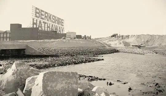 Warren Buffett tiết lộ sai lầm lớn nhất sự nghiệp gây thiệt hại 200 tỷ USD - ảnh 2