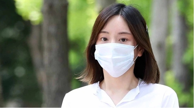 Bắt giữ ái nữ của gia tộc tài phiệt ngay tại sân bay - ảnh 1