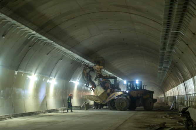 Hầm đường bộ dài thứ 3 Việt Nam: Sử dụng phương pháp phổ biến trên thế giới, vượt tiến độ 8 tháng, do ‘vua hầm’ xây dựng- Ảnh 2.