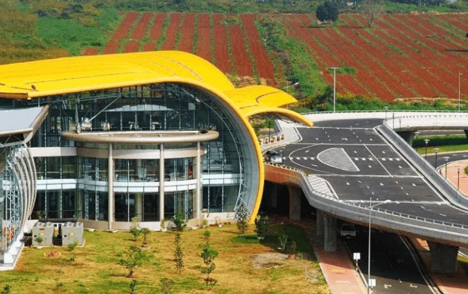 Chỉ 2 tháng nữa, sân bay quốc tế đầu tiên của khu vực Tây Nguyên chính thức đóng cửa- Ảnh 1. Chỉ 2 tháng nữa, sân bay quốc tế đầu tiên của khu vực Tây Nguyên chính thức đóng cửa- Ảnh 1.