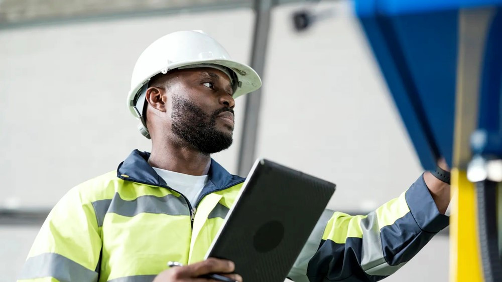 10 công việc đang cực 'khát nhân lực', thu nhập lên tới gần 3 tỷ đồng/năm mà không yêu cầu bằng đại học - ảnh 1