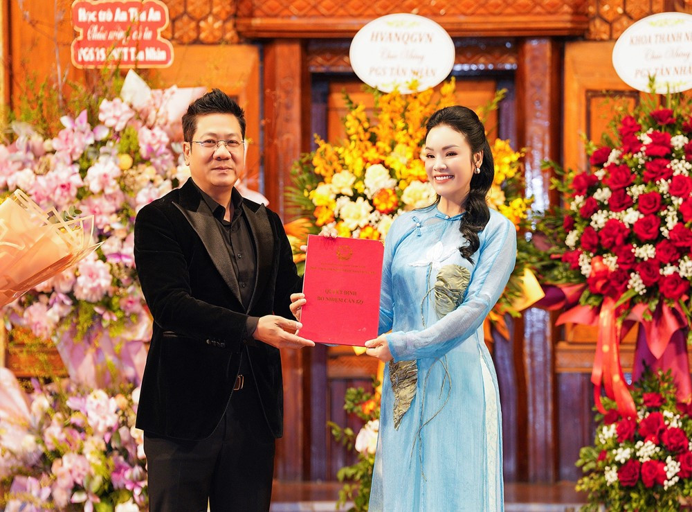 Nữ NSƯT vừa trở thành Phó Giáo sư: Trưởng khoa tại Nhạc viện danh tiếng, từng là Tiến sĩ âm nhạc trẻ nhất Việt Nam, sở hữu loạt thành tích đáng nể - ảnh 1