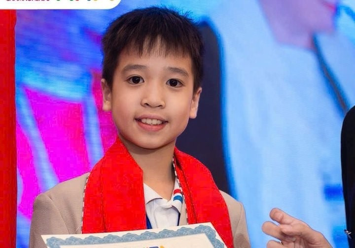 'Thần đồng' Việt 10 tuổi giành huy chương siêu trí nhớ thế giới, đọc 3.000 từ/phút