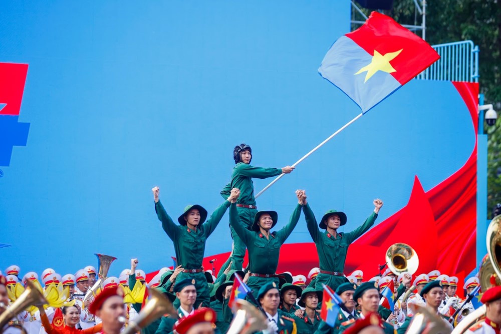 Nhìn lại năm 2025: Cuộc 'diễu hành' của tình yêu nước và niềm tự hào dân tộc - ảnh 2