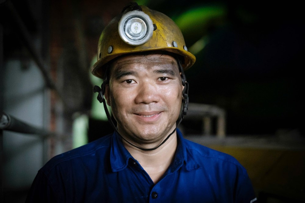 Thợ lò trẻ nhất Việt Nam được phong Anh hùng Lao động: Vừa tốt nghiệp đã đi làm công nhân, nay là Thạc sĩ khai thác mỏ - ảnh 2