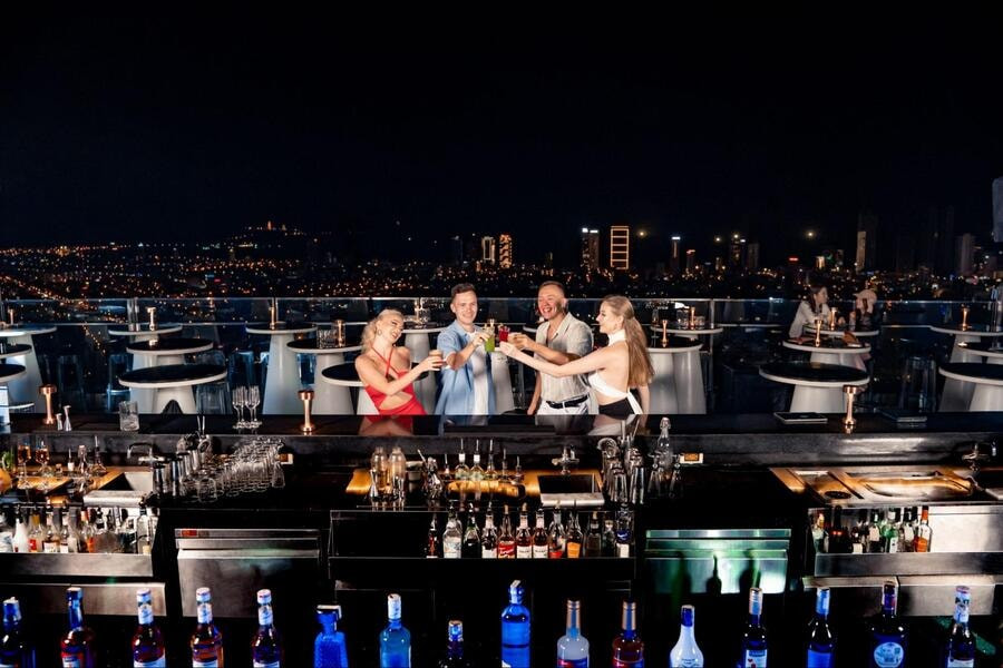 sky-bar-da-nang-4.jpg