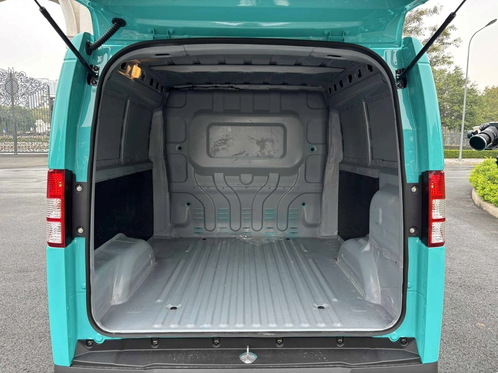 van-2.jpg